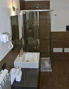 Woodhouse 4* מרסאלה